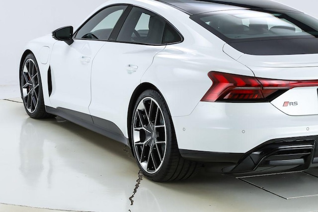 2026 Audi RS e-tron GT Performance Base - Photo 11