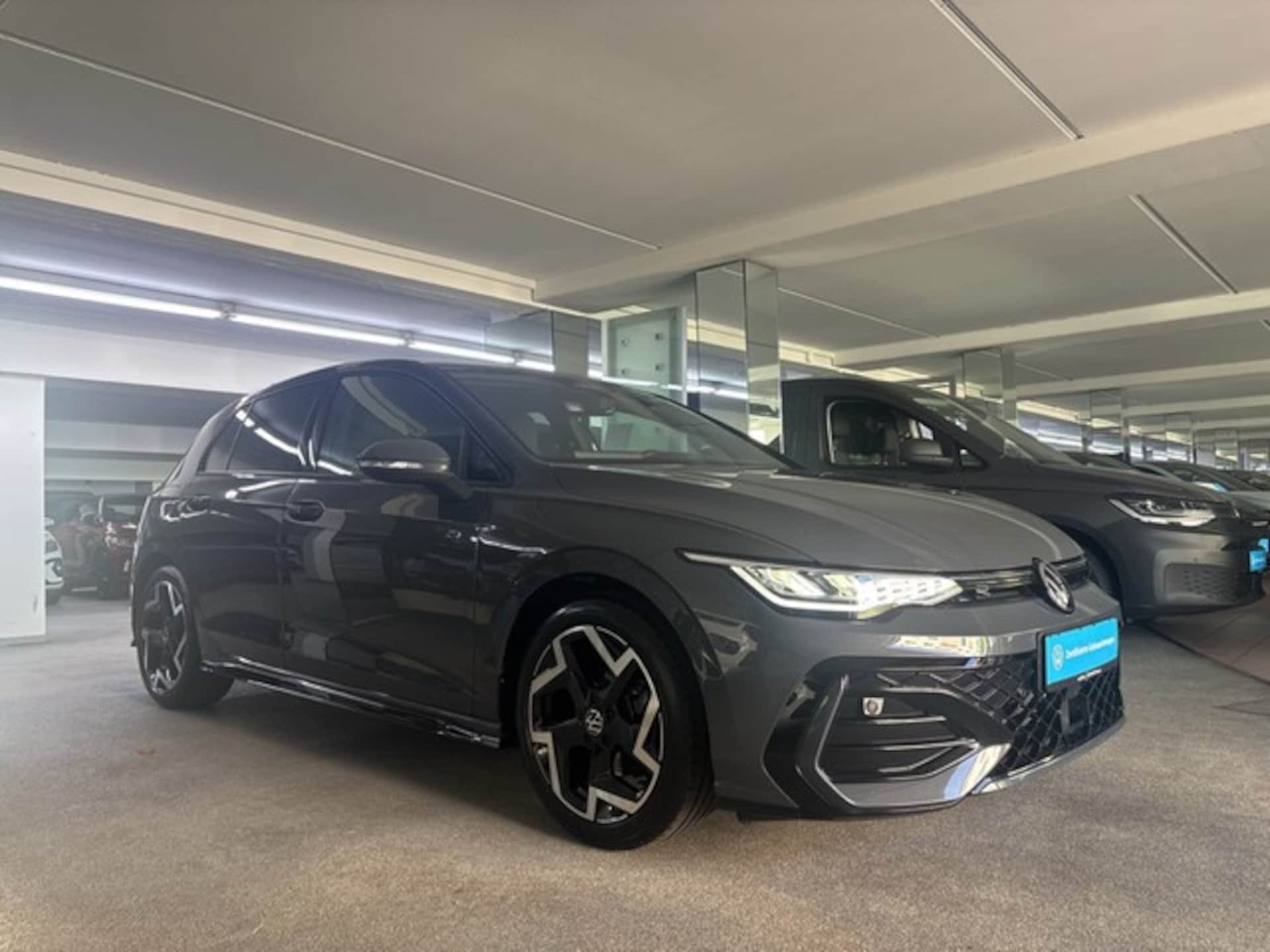 Volkswagen Golf R-Line