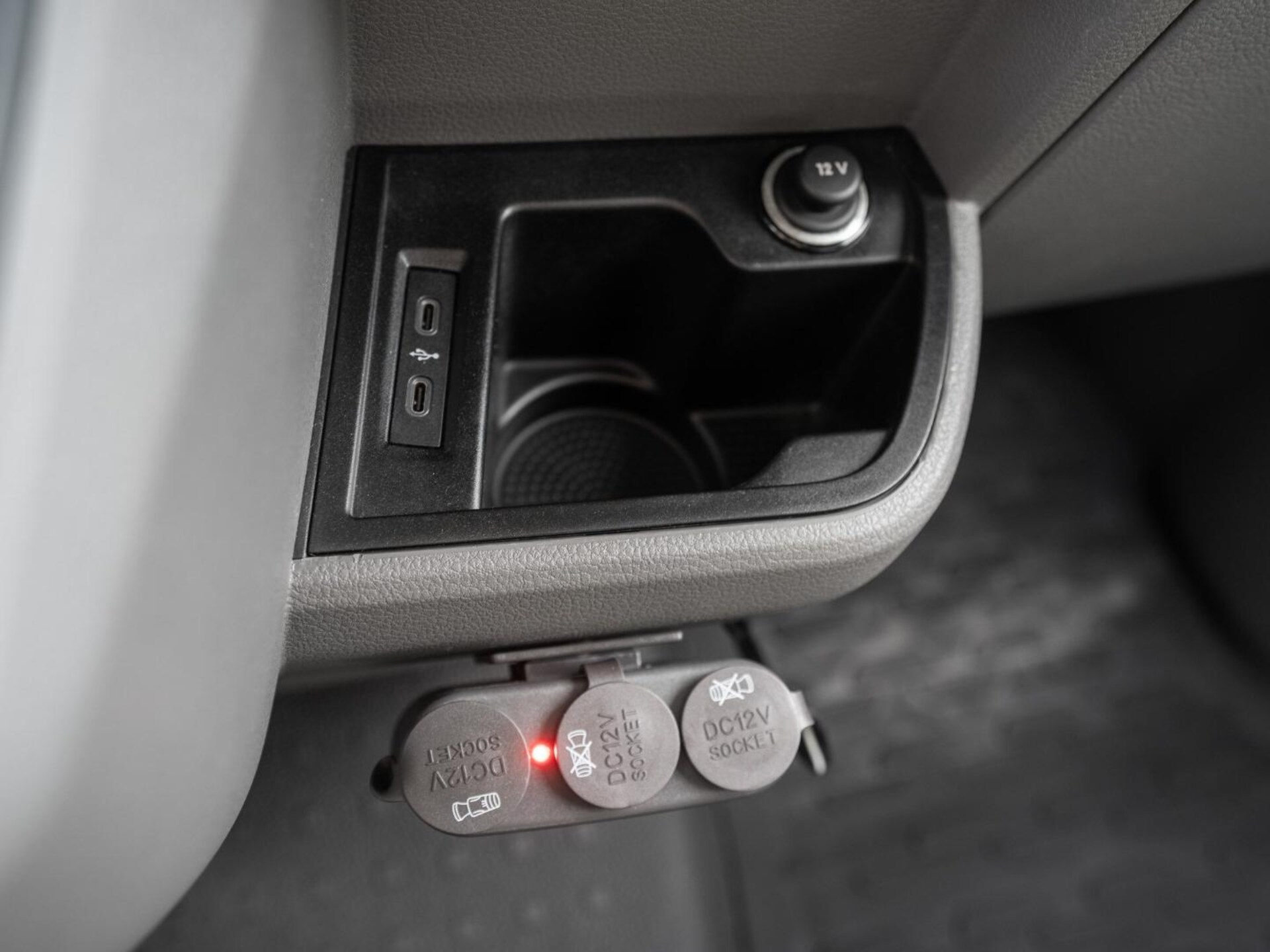 Volkswagen T6.1 Transporter Kasten langer Radstand