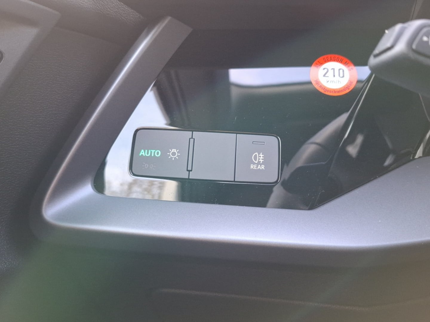 Bild über Audi A3 Sportback 30 TFSI S tronic - für weitere Informationen kontaktieren Sie den Audi Partner