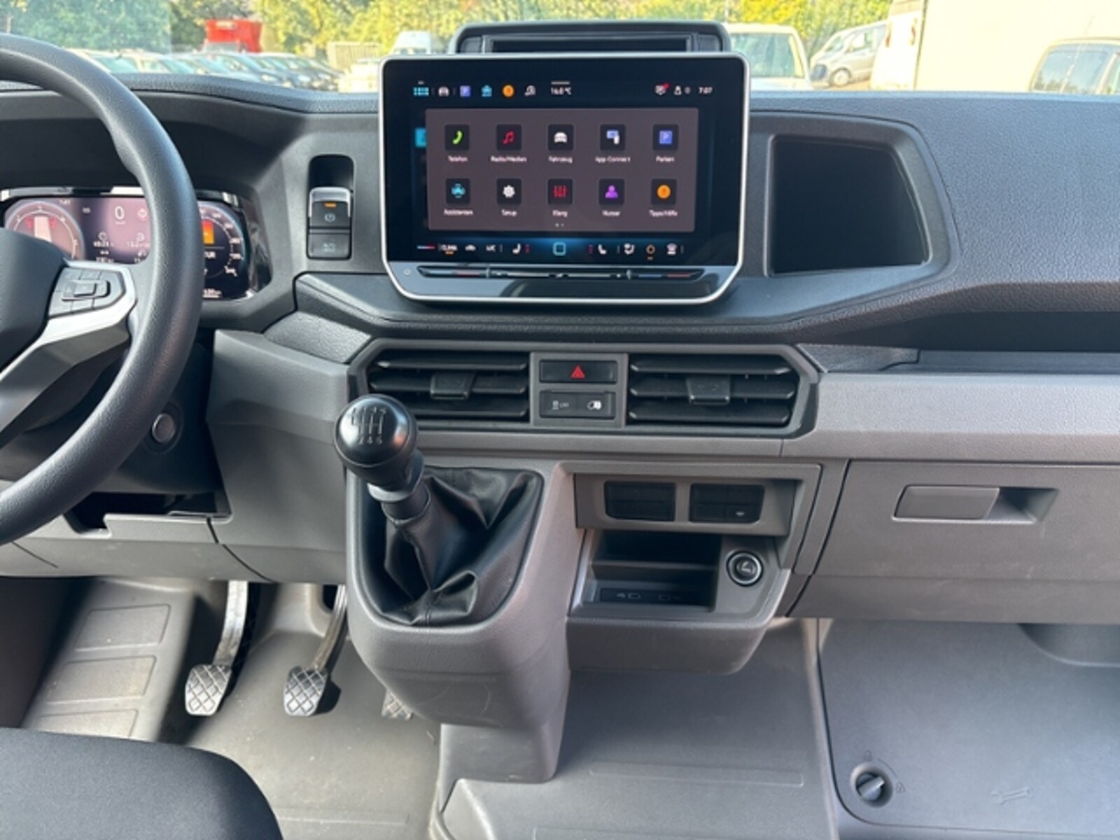 Volkswagen Crafter Kasten mittlerer Radstand – Bild 7