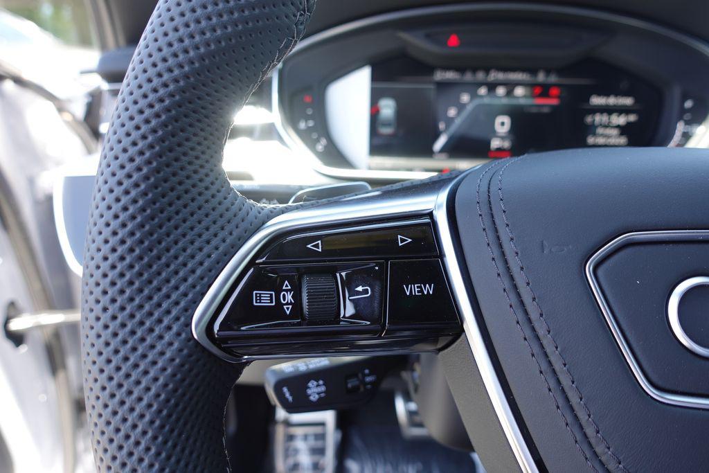 2025 Audi S8 Base - Photo 17
