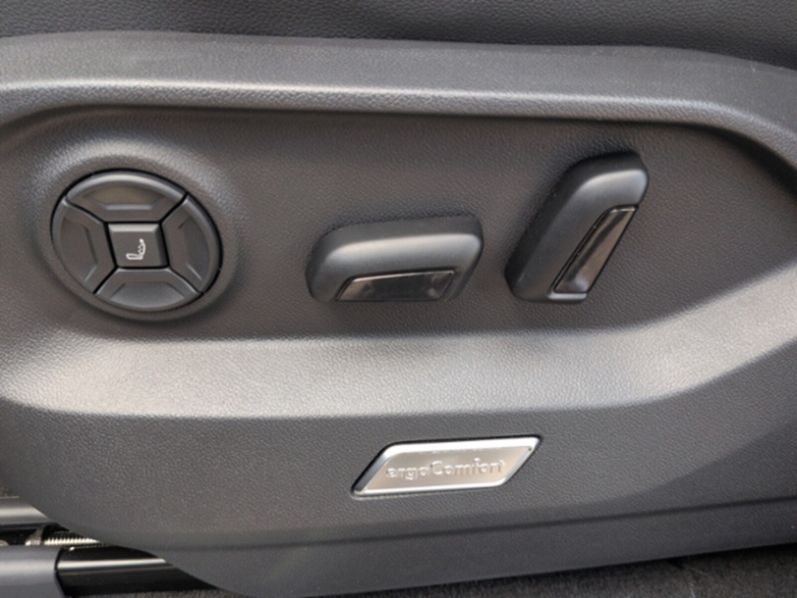 Volkswagen Touareg – Bild 13