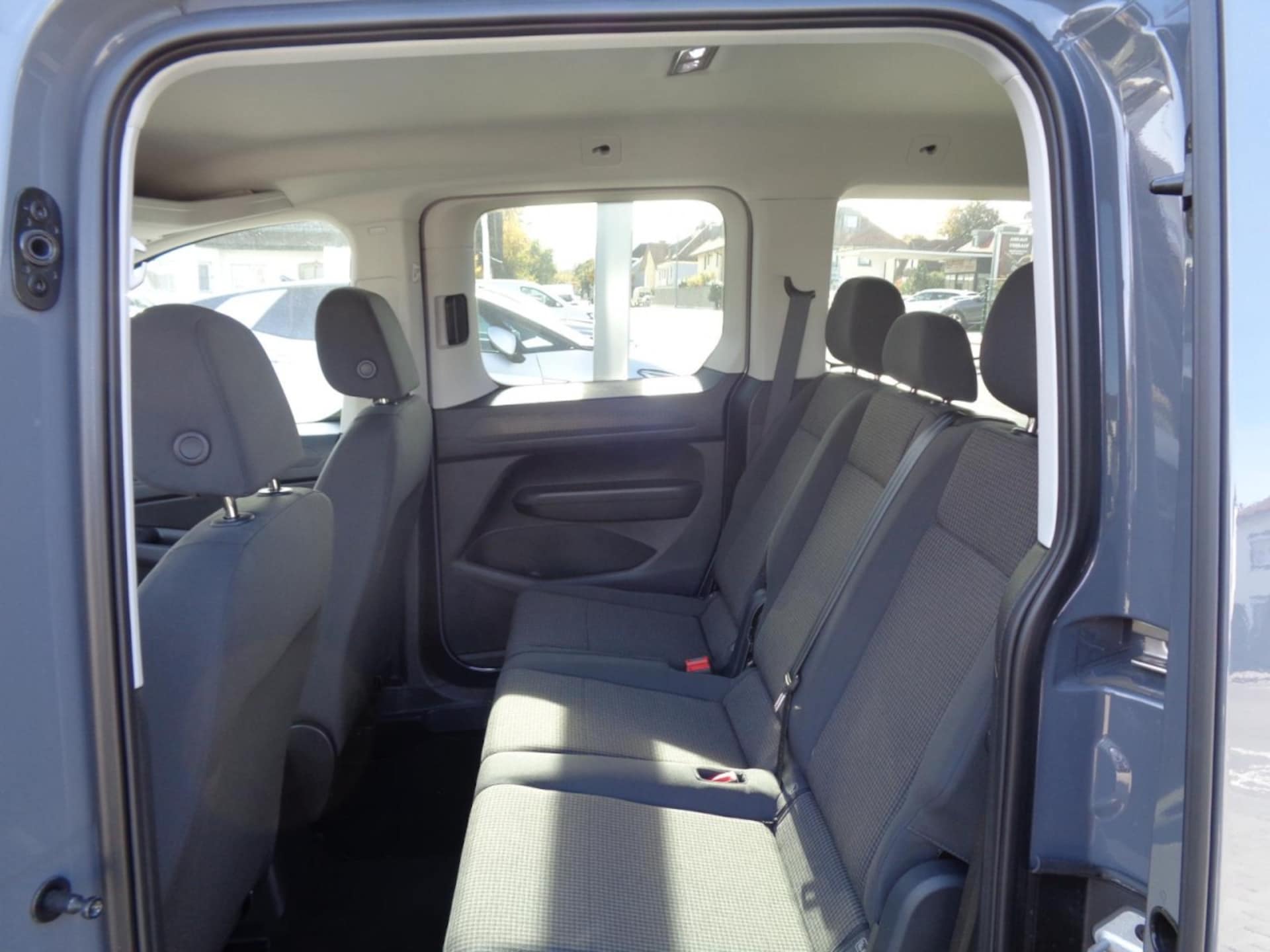 Volkswagen Caddy Basis-Modell