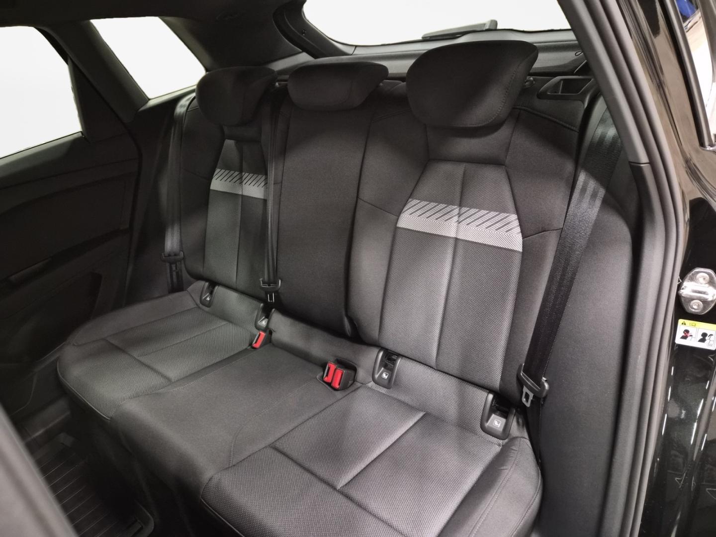 Bild som visar&nbsp;Audi Q4 e-tron&nbsp;Q4 45 e-tron Proline advanced 210,00 kW - för mer information kontakta din Audi Partner