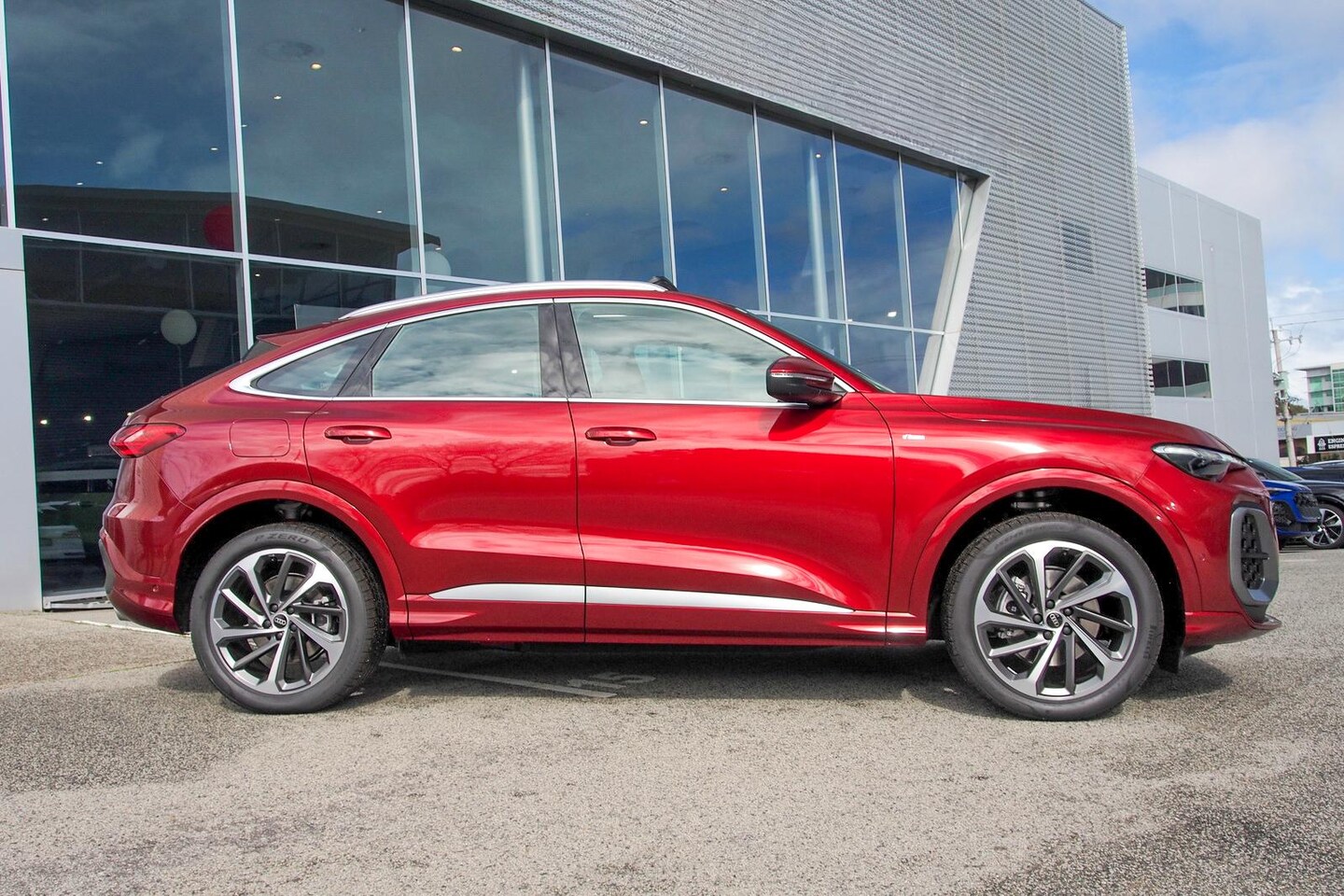 Image about Audi Q5 Sportback TFSI quattro 200 kW sport