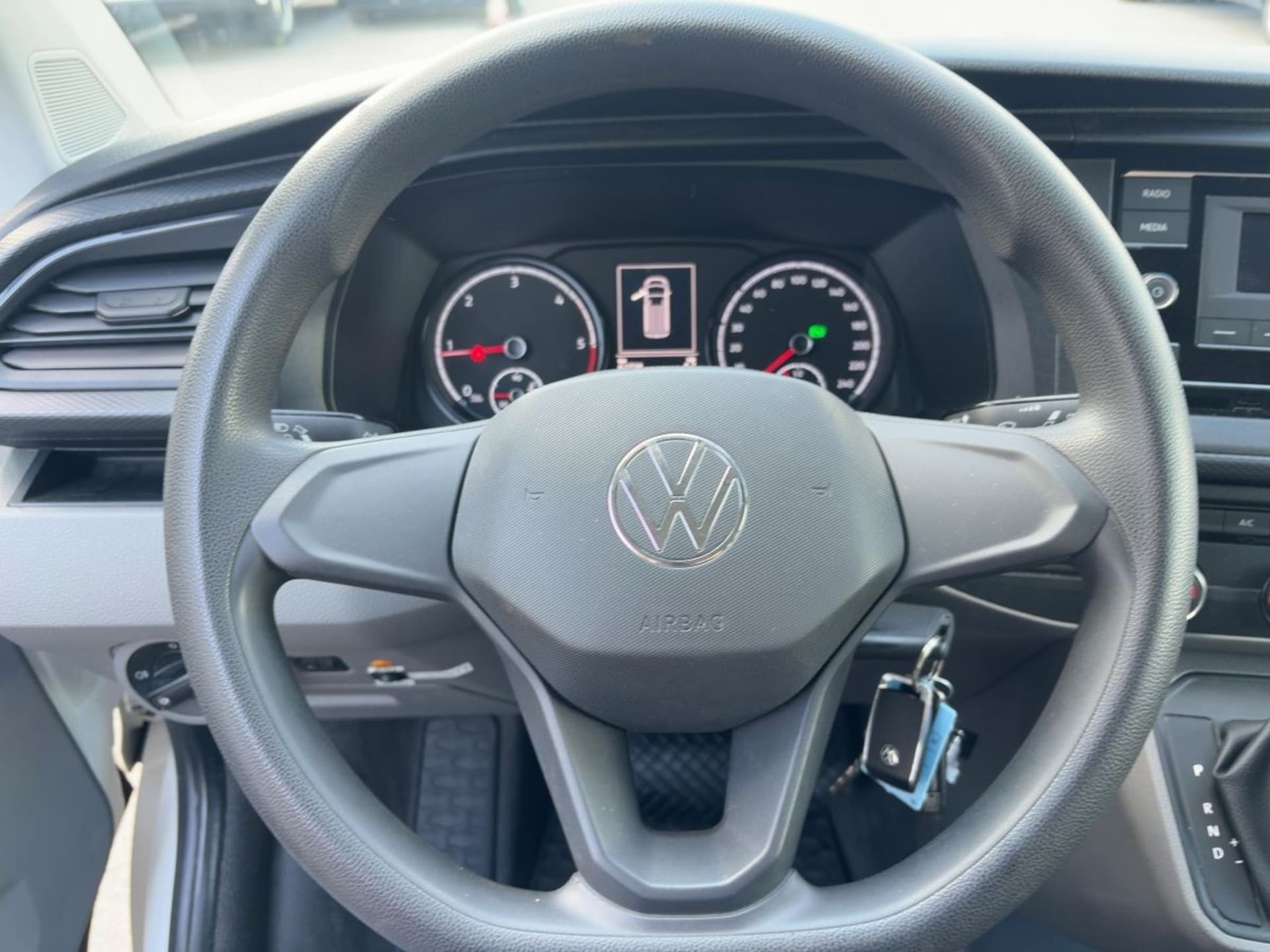 Volkswagen T6.1 Transporter Kombi langer Radstand
