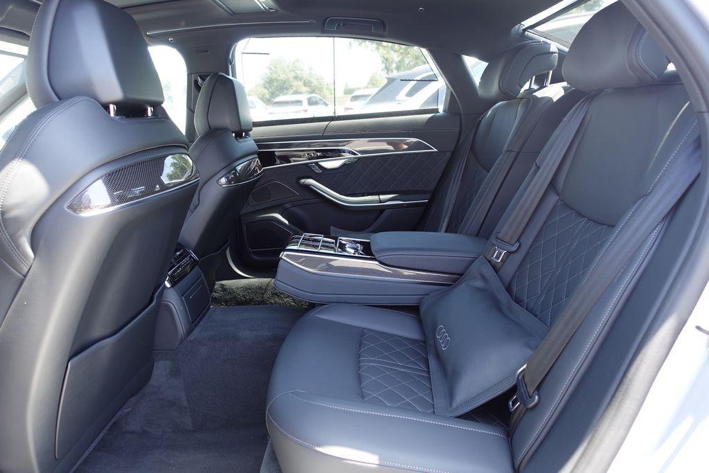 2025 Audi S8 Base - Photo 21