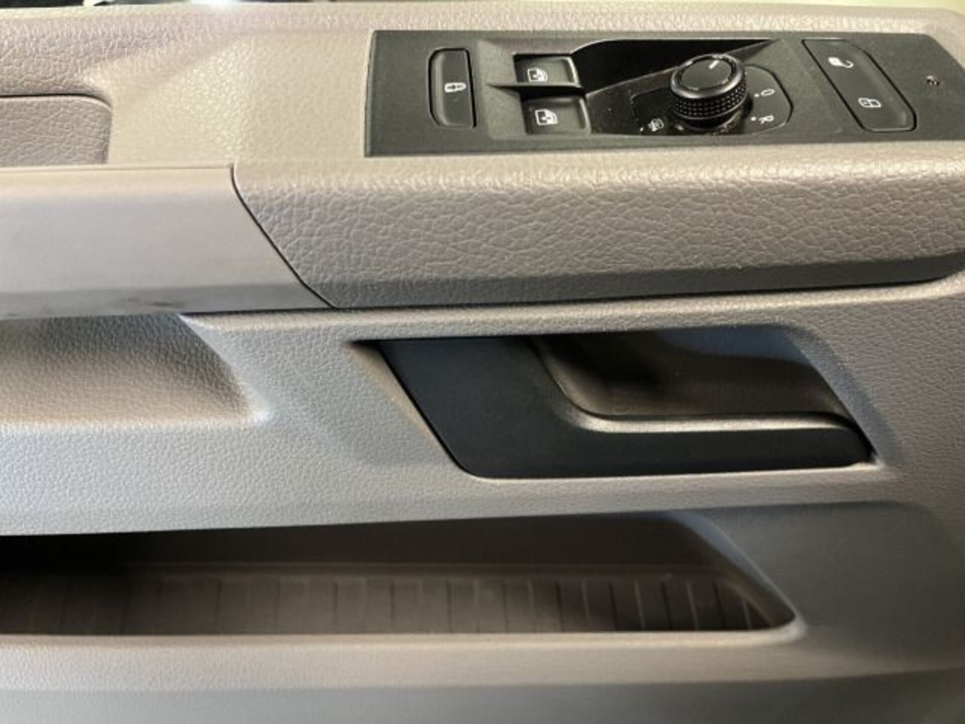 Volkswagen T6.1 Transporter Kombi kurzer Radstand