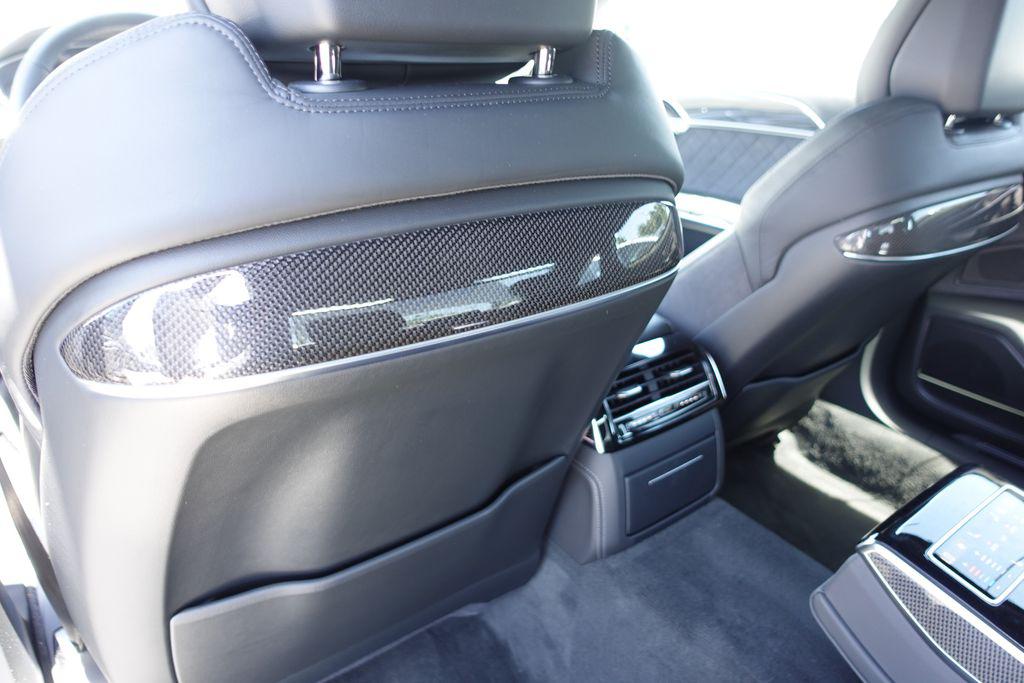 2025 Audi S8 Base - Photo 22