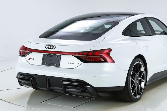 2026 Audi RS e-tron GT Performance Base - Photo 18