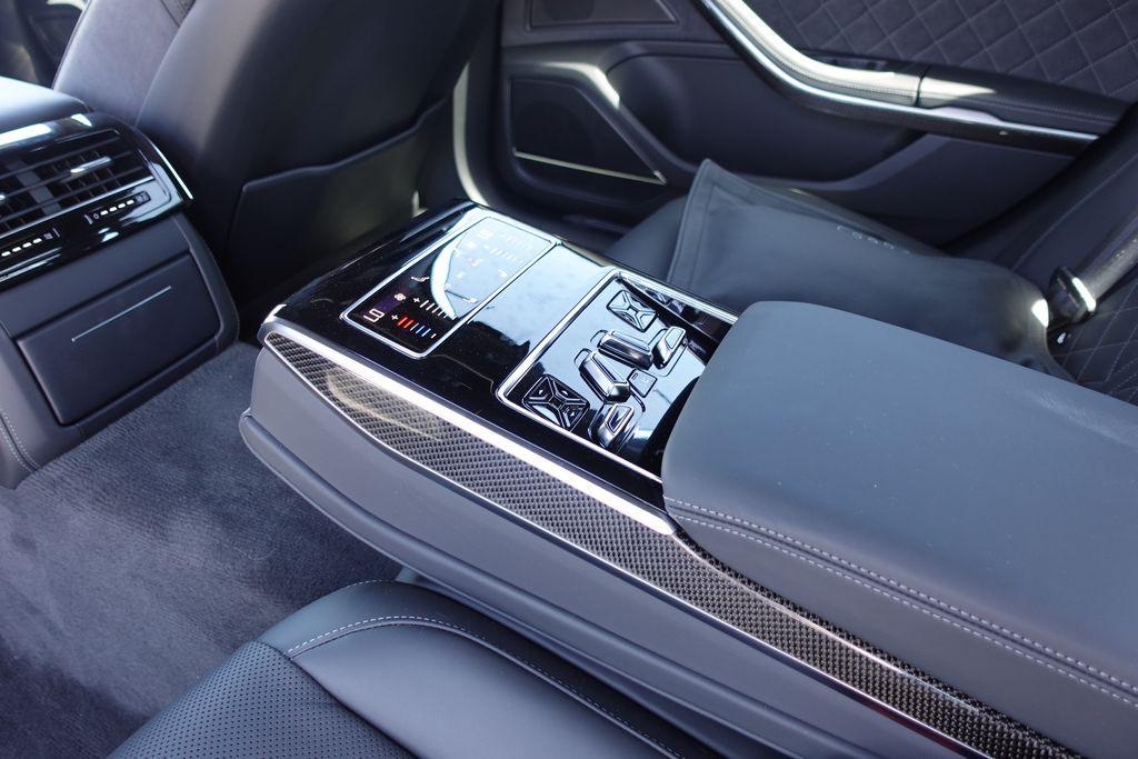 2025 Audi S8 Base - Photo 23