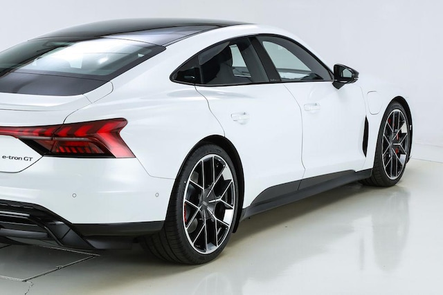2026 Audi RS e-tron GT Performance Base - Photo 19