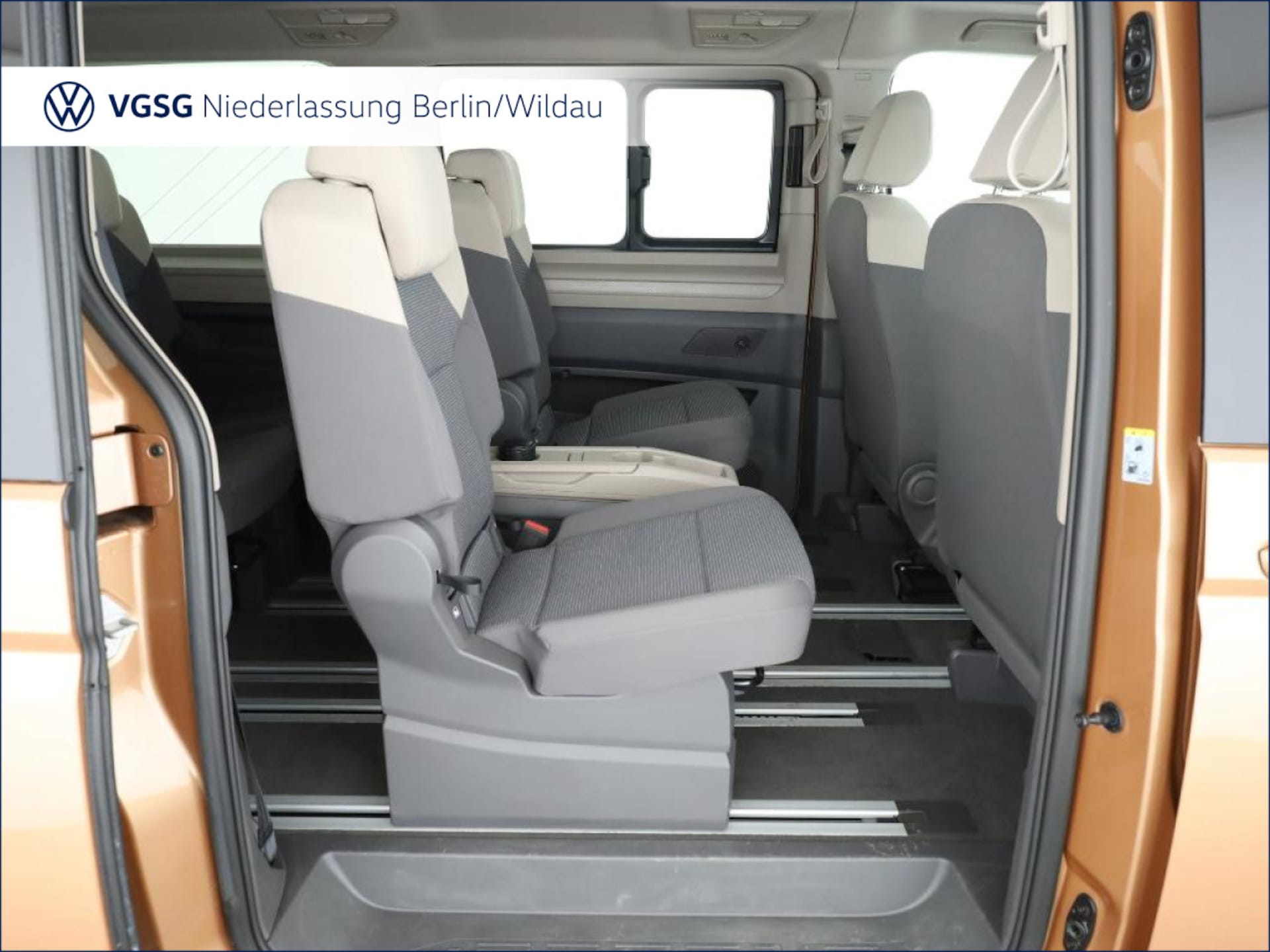 Volkswagen Multivan Langversion Basis-Modell