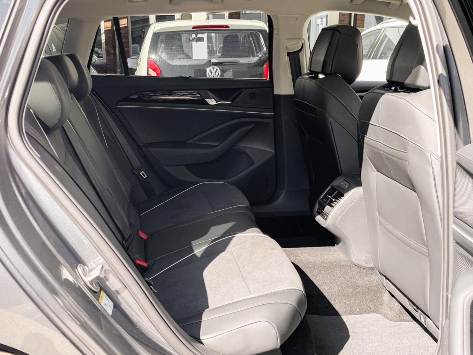 Volkswagen Passat – Bild 12