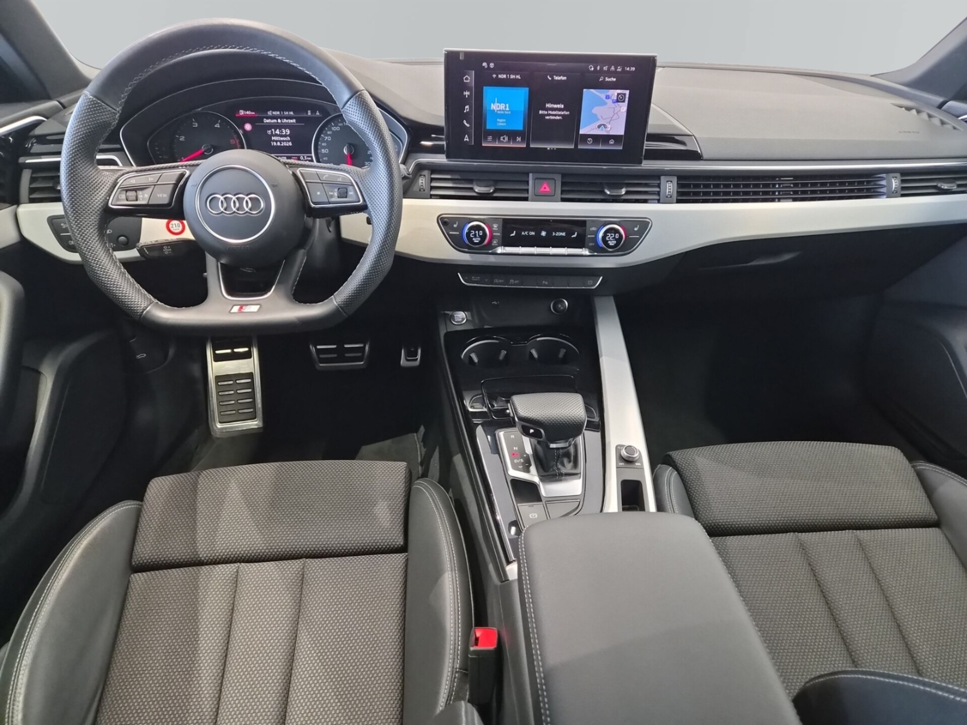 Audi A4 Avant S line