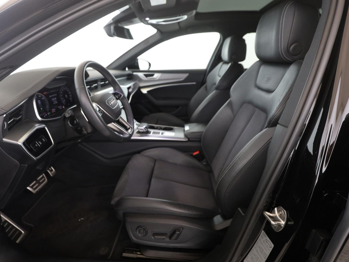 Bild über Audi A6 Avant TFSI e S line 55 TFSI e quattro S tronic - für weitere Informationen kontaktieren Sie den Audi Partner