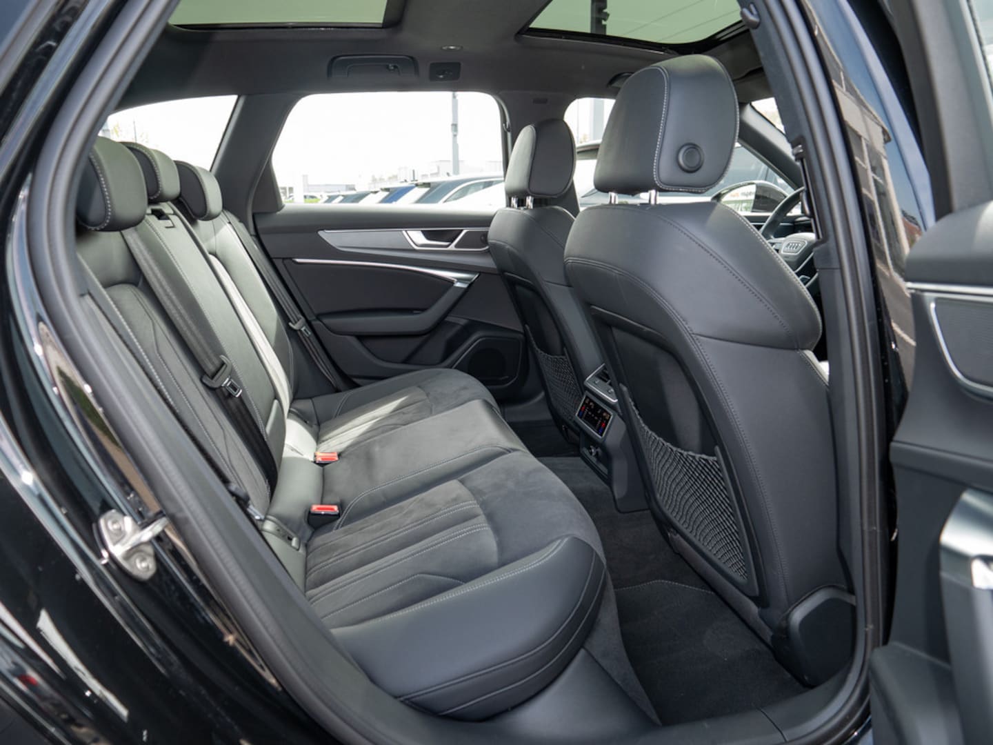 Bild über Audi A6 Avant S line 40 TDI quattro S tronic - für weitere Informationen kontaktieren Sie den Audi Partner