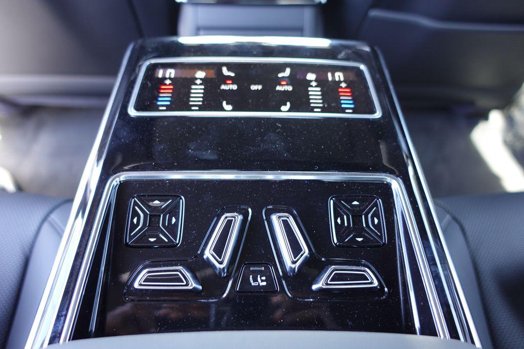 2025 Audi S8 Base - Photo 24