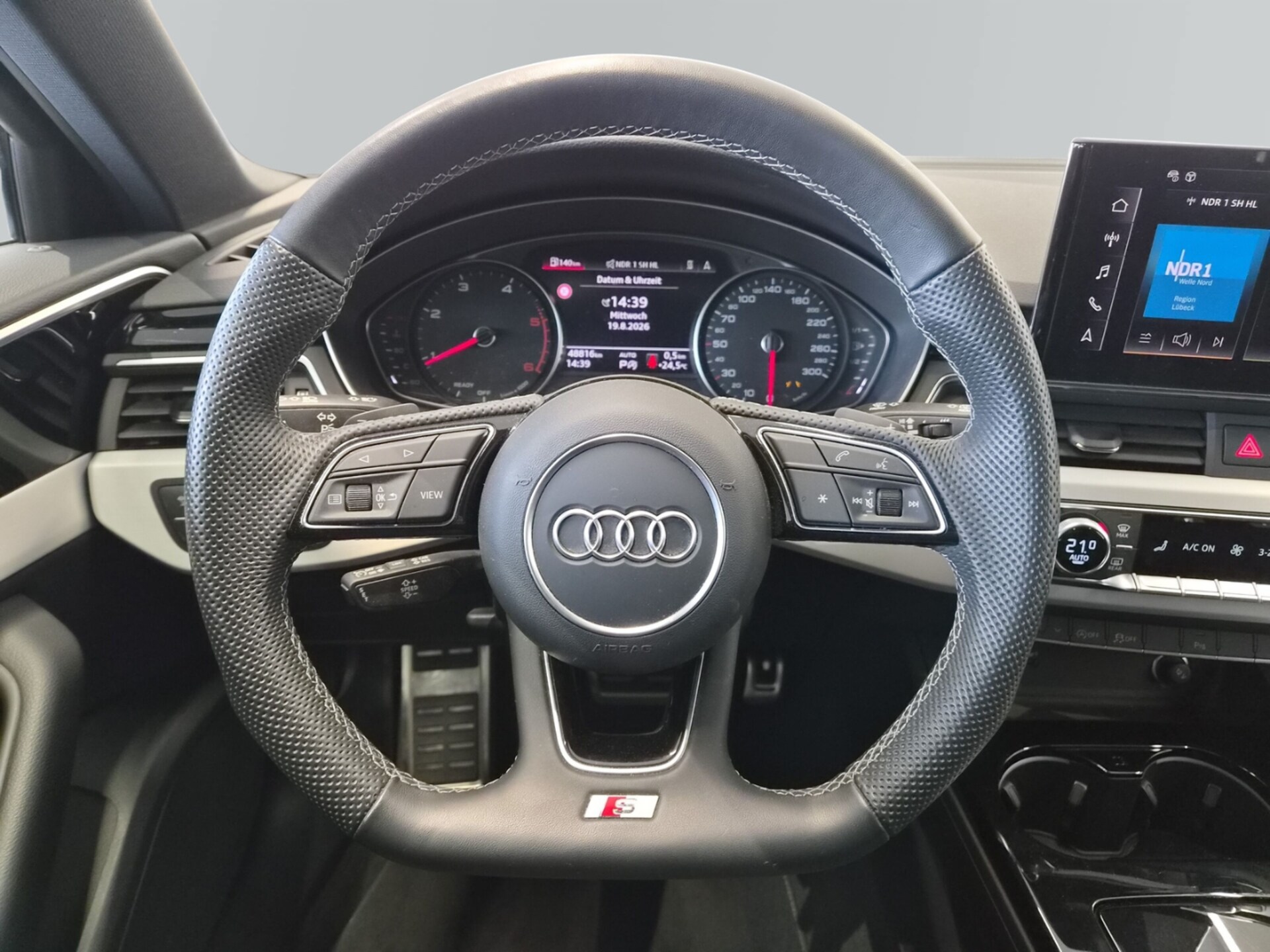 Audi A4 Avant S line