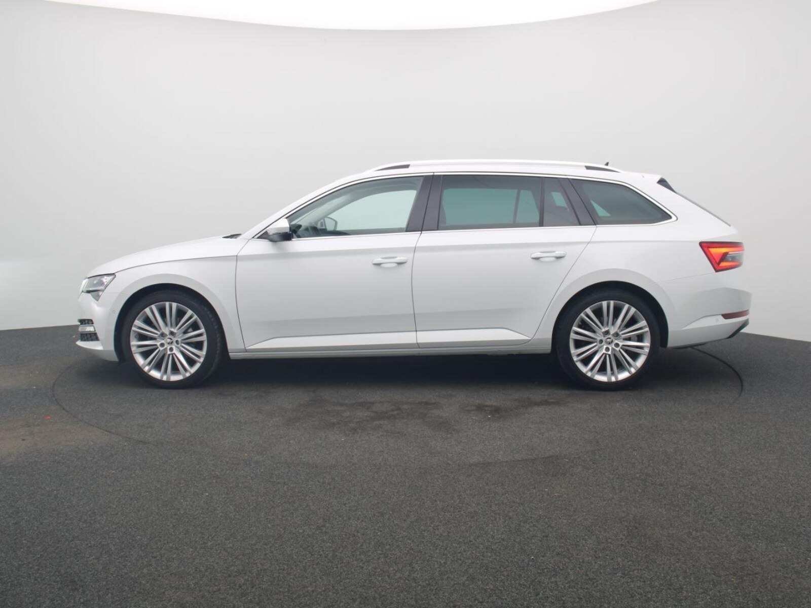Škoda Superb Combi – Bild 5