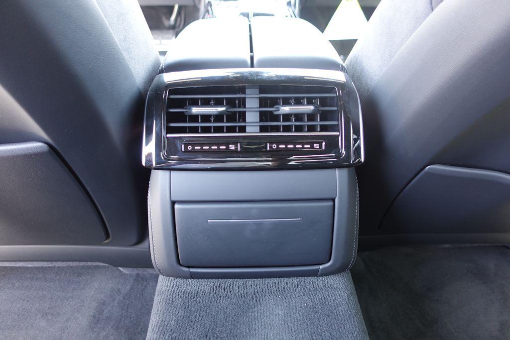 2025 Audi S8 Base - Photo 25