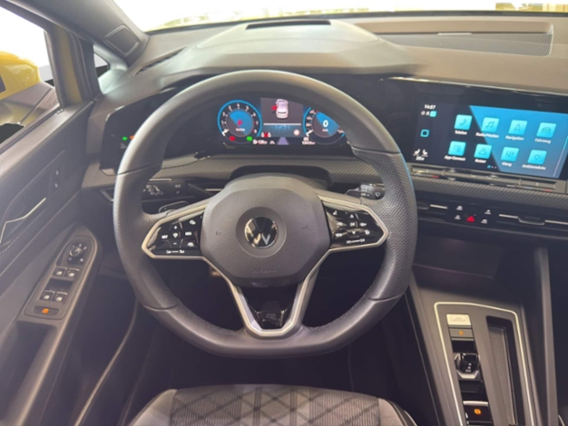 Volkswagen Golf R-Line
