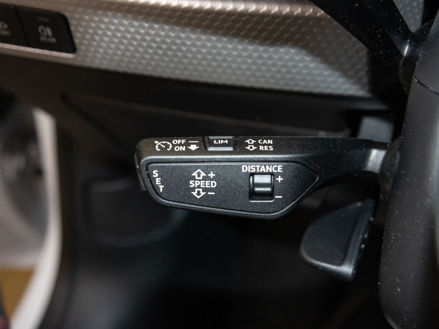 Bild über Audi A1 Sportback S line 35 TFSI S tronic - für weitere Informationen kontaktieren Sie den Audi Partner