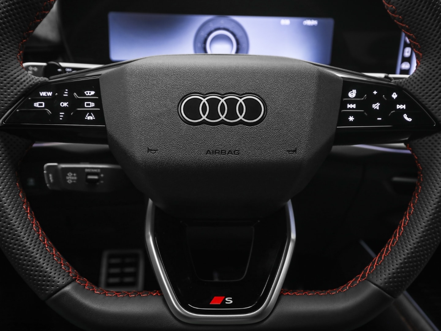 Bild über Audi Q3 SUV TFSI quattro 195 kW S tronic - für weitere Informationen kontaktieren Sie den Audi Partner