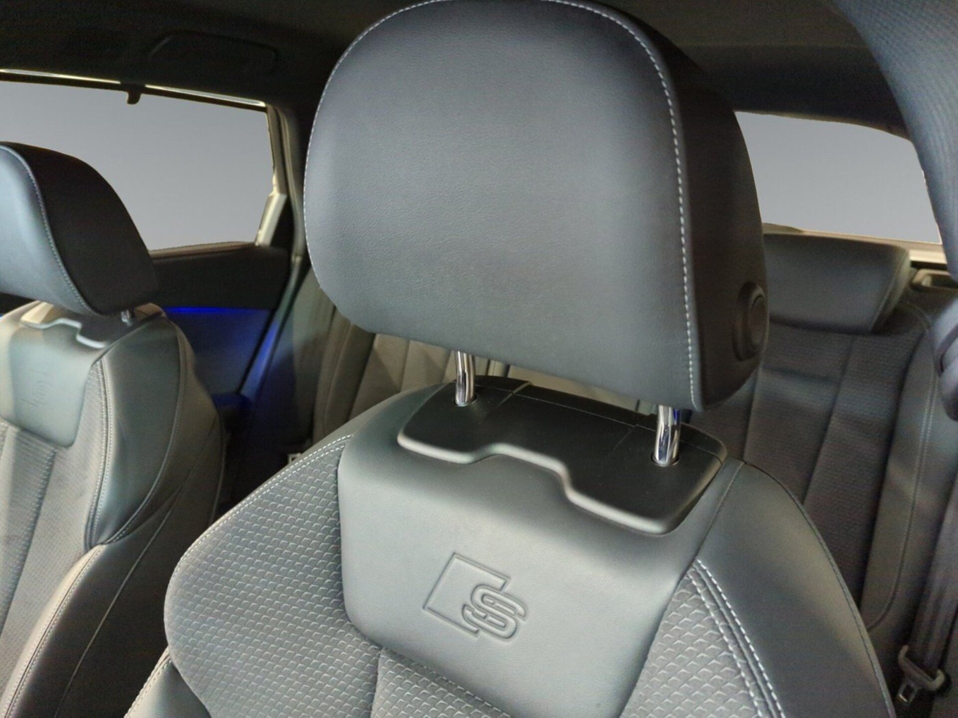 Audi A4 Avant S line