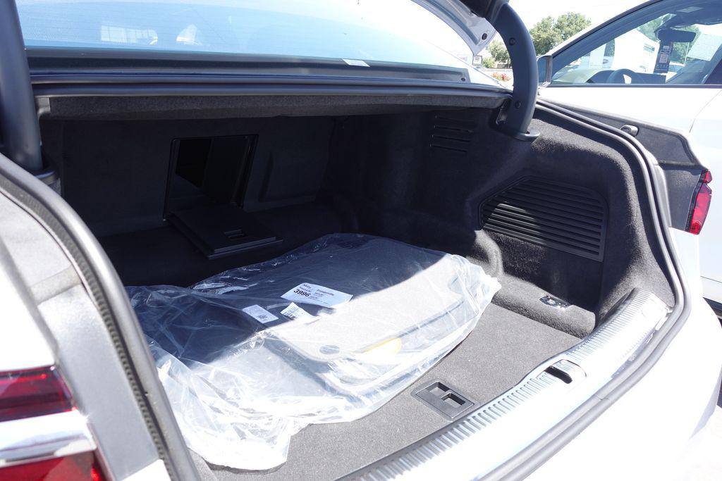 2025 Audi S8 Base - Photo 29