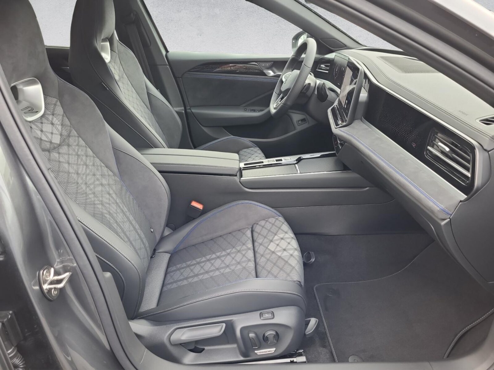 Volkswagen Passat – Bild 11