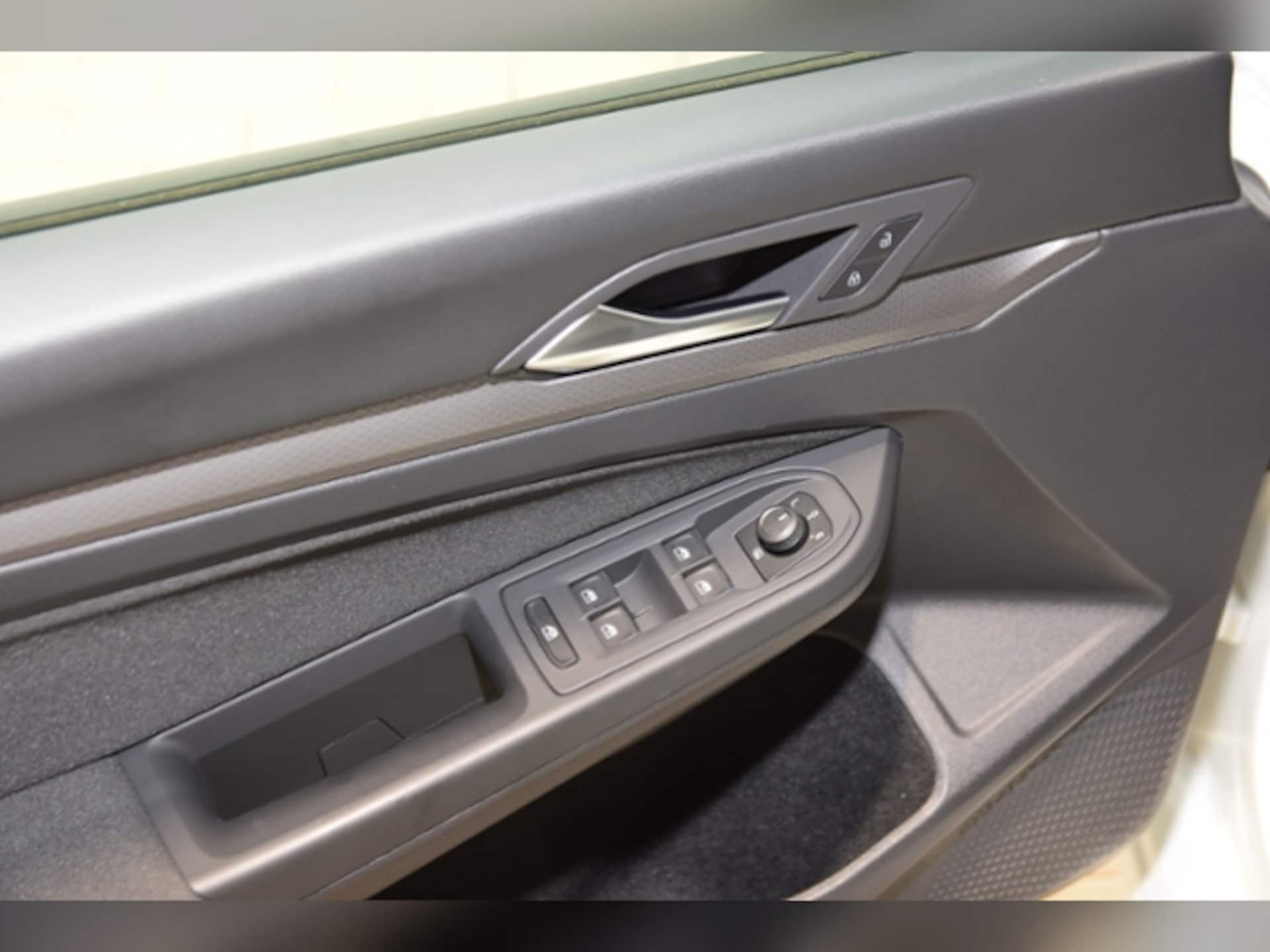 Volkswagen Golf Active
