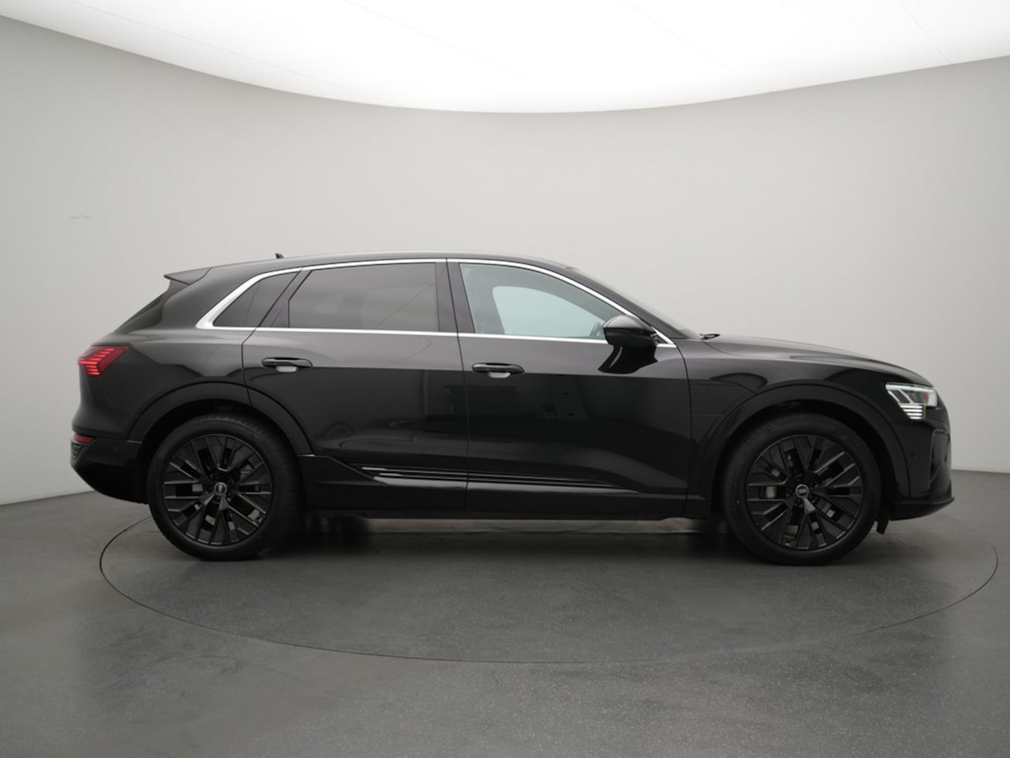 Bild über Audi Q8 e-tron advanced 50 e-tron quattro - für weitere Informationen kontaktieren Sie den Audi Partner