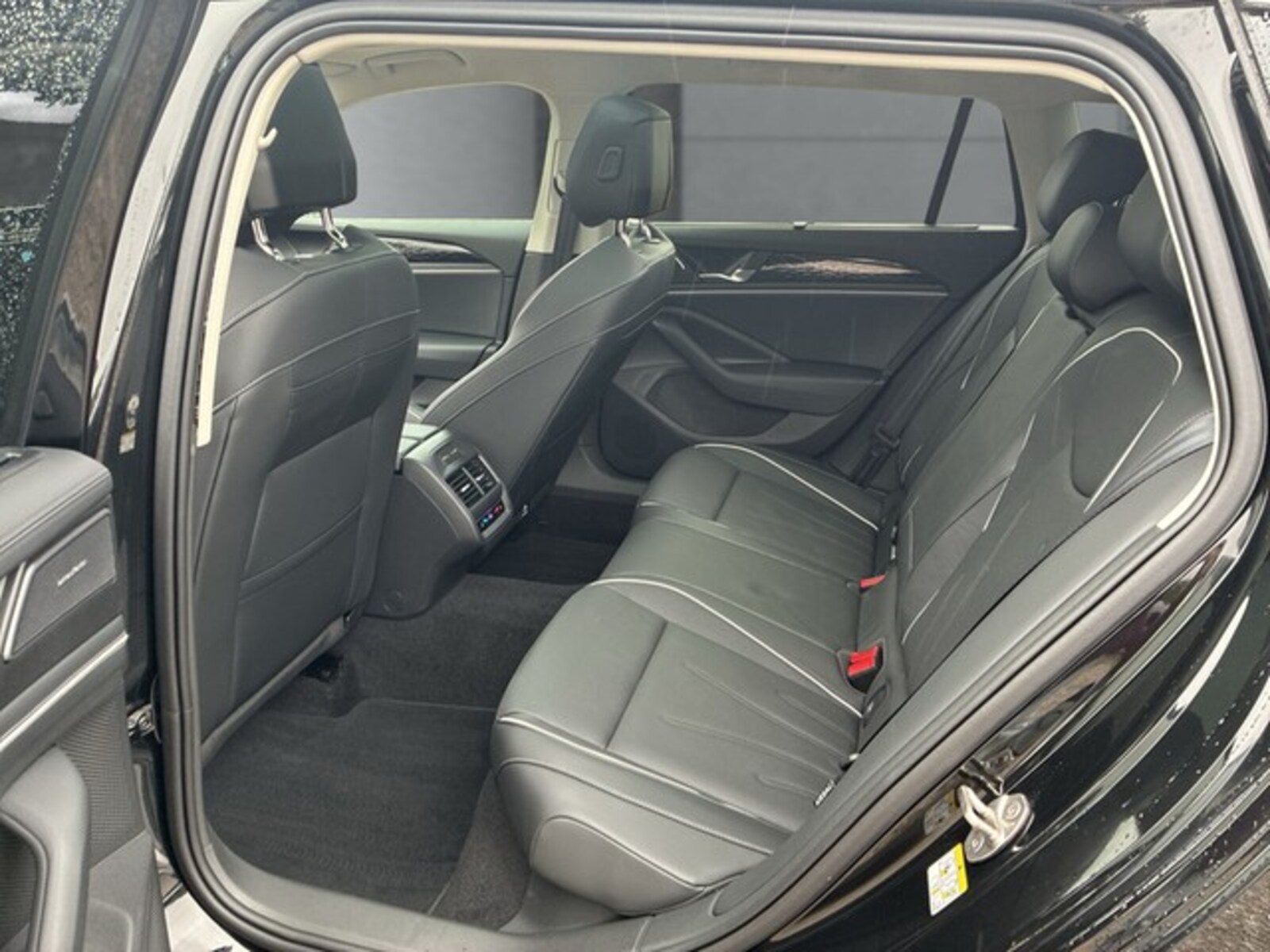 Volkswagen Passat – Bild 14
