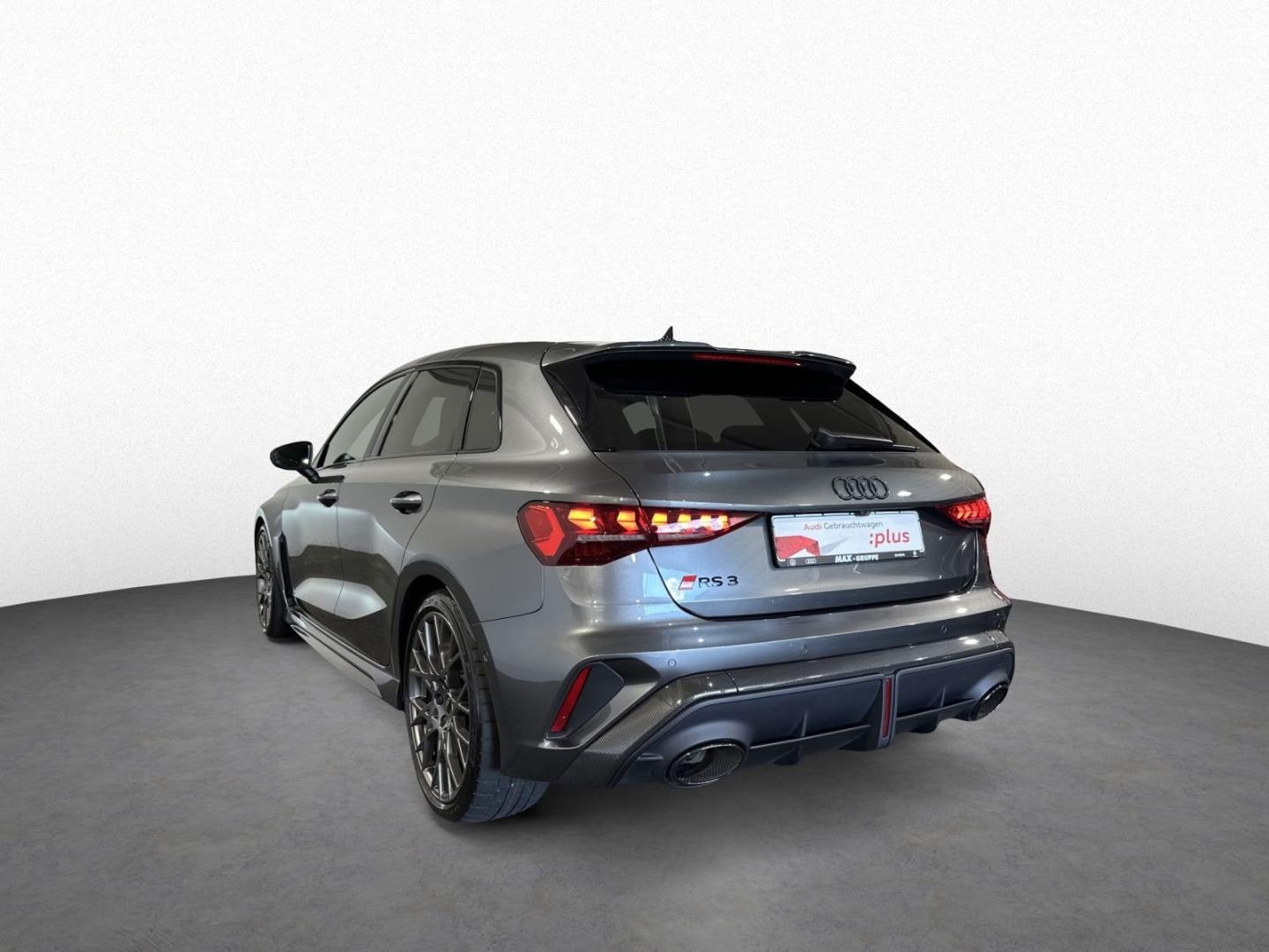 Bild über Audi RS 3 Sportback TFSI quattro 294 kW S tronic - für weitere Informationen kontaktieren Sie den Audi Partner