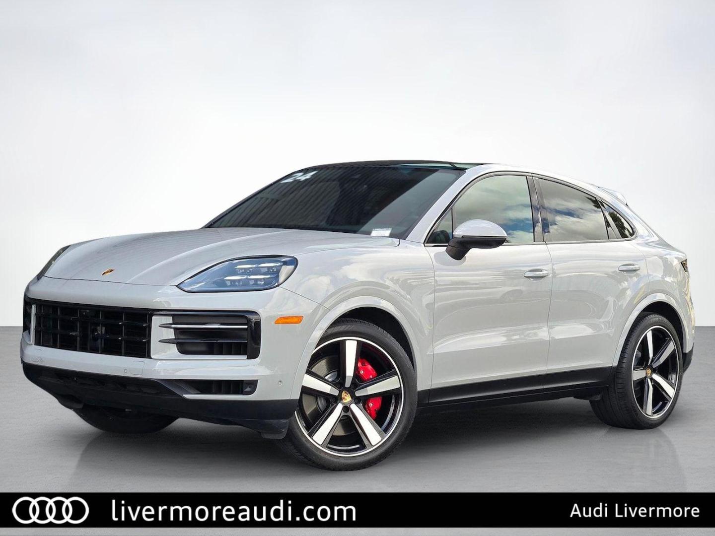2024 Porsche Cayenne S's photo