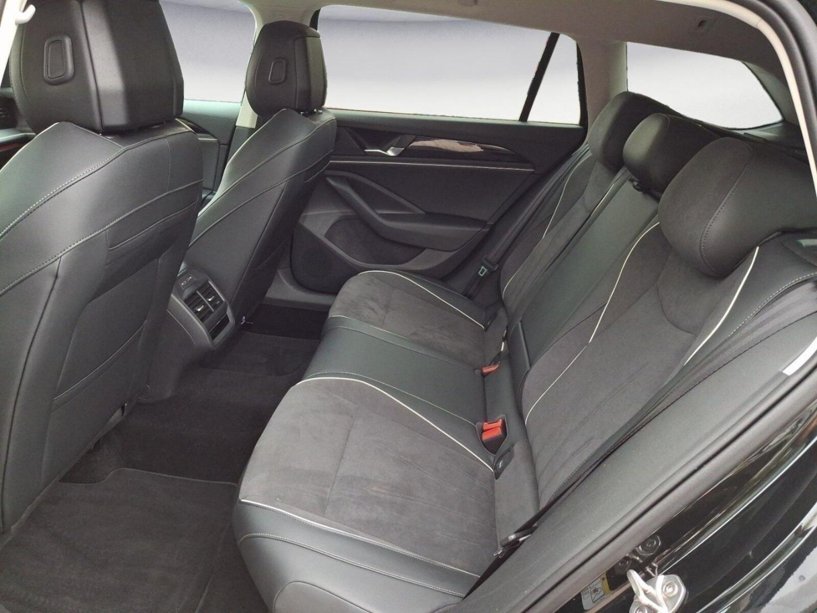 Volkswagen Passat – Bild 14