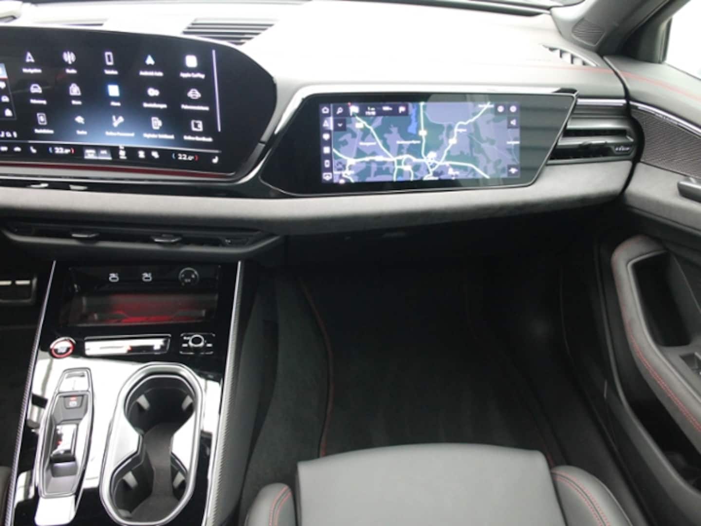 Bild über Audi A6 Avant TFSI quattro 270 kW S tronic - für weitere Informationen kontaktieren Sie den Audi Partner