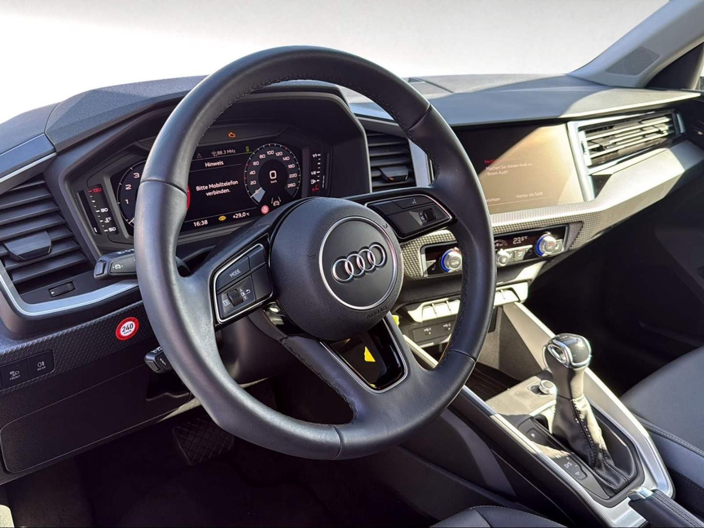 Bild über Audi A1 Sportback S line 25 TFSI S tronic - für weitere Informationen kontaktieren Sie den Audi Partner
