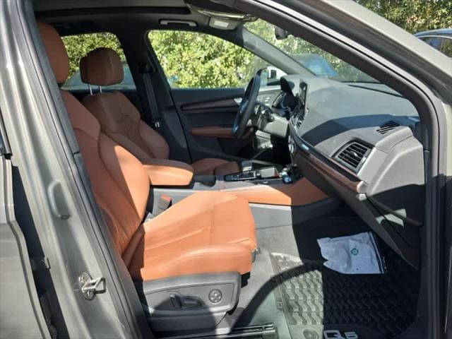 Used 2025 Audi Q5 Premium Plus with VIN WA1E2AFYXS2065099 for sale in Maplewood, Minnesota