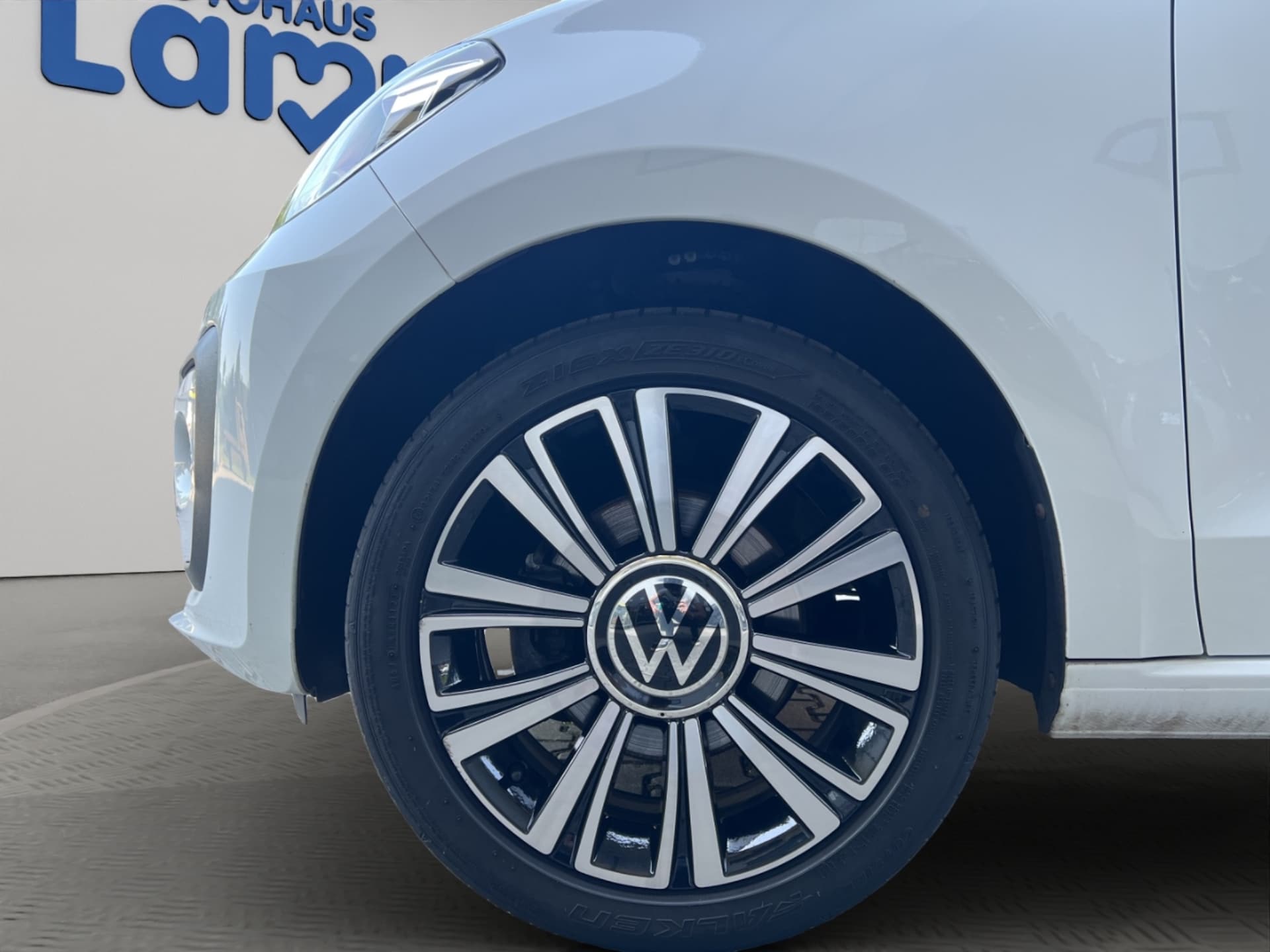 Volkswagen up! ACTIVE
