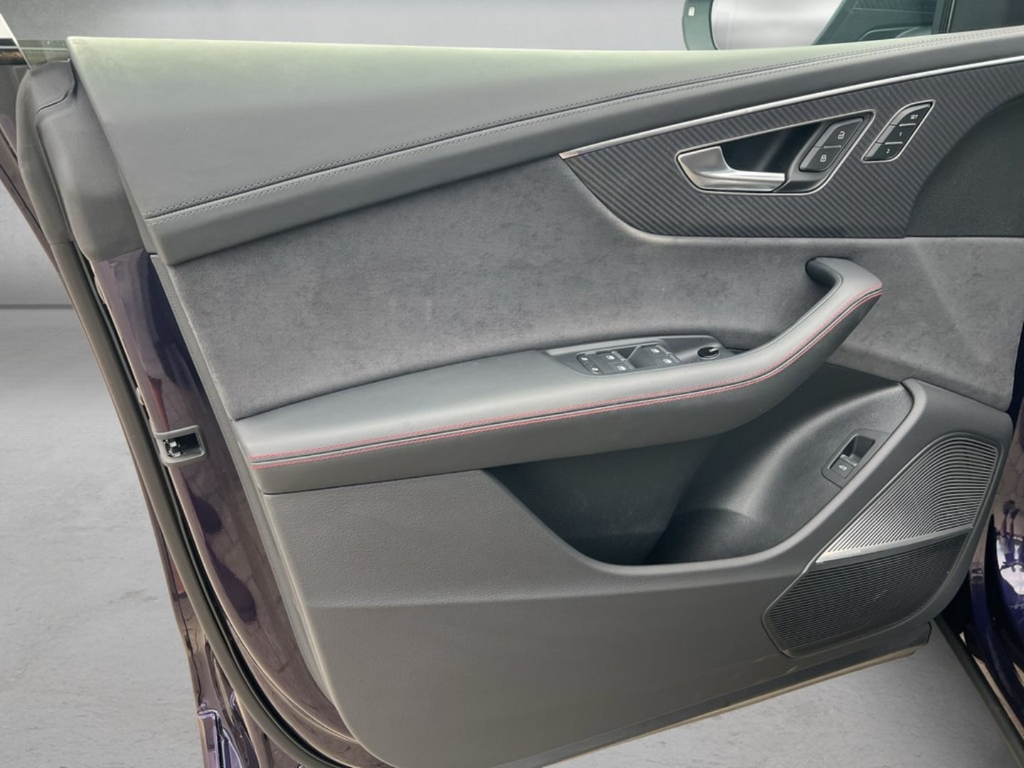 Bild über Audi RS Q8 TFSI quattro tiptronic - für weitere Informationen kontaktieren Sie den Audi Partner