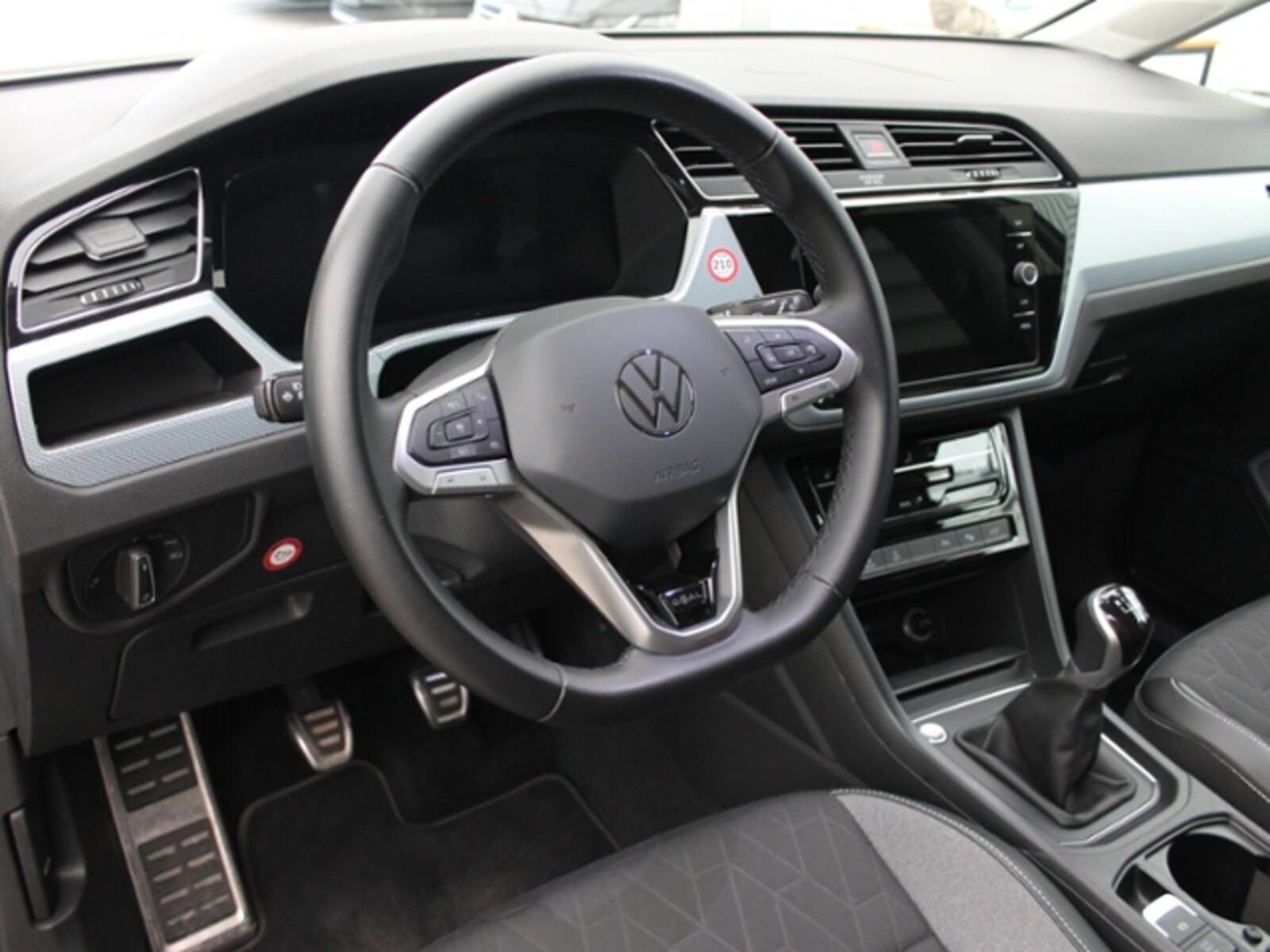 Volkswagen Touran – Bild 11