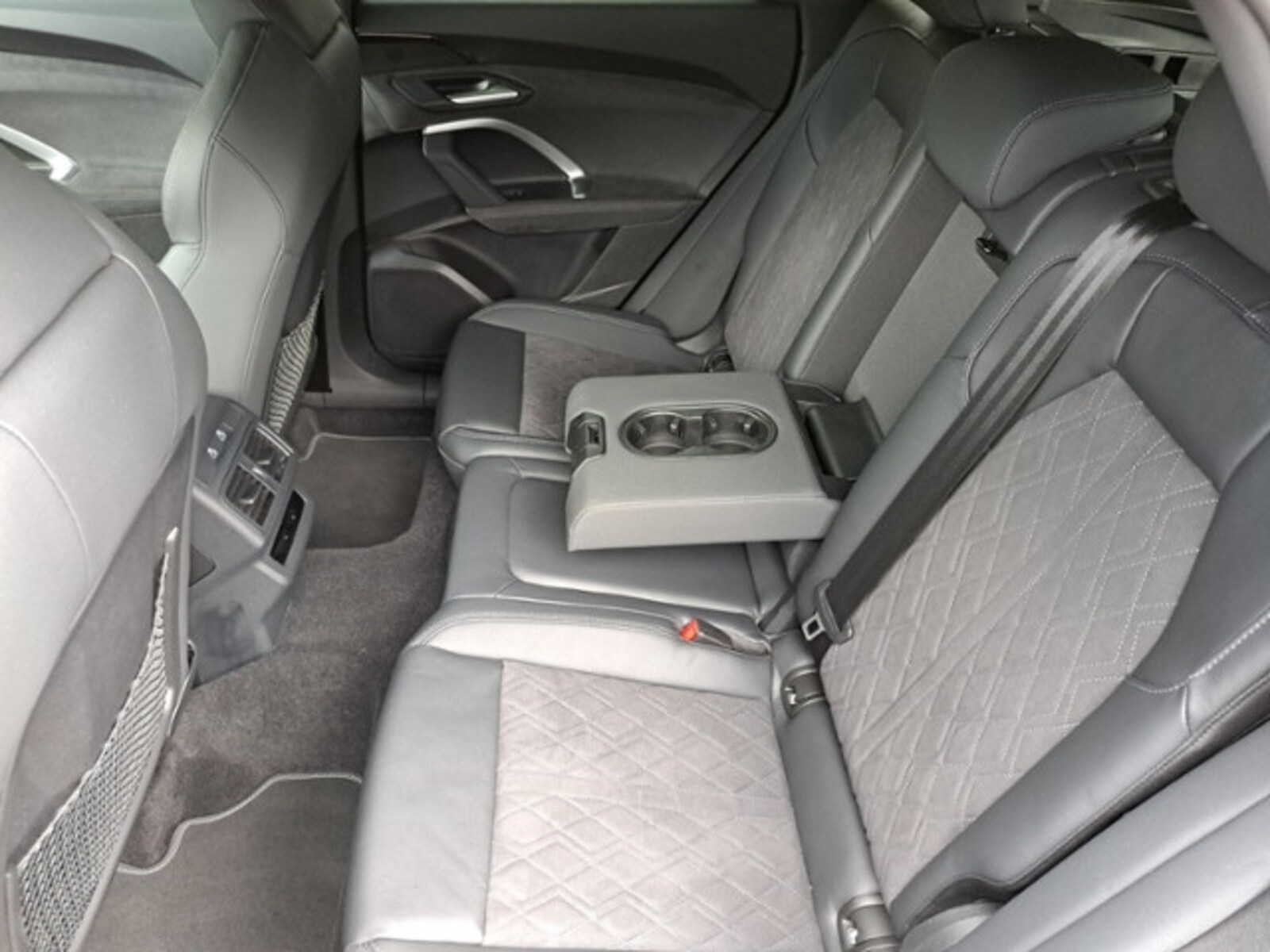 Audi SQ5 – Bild 12