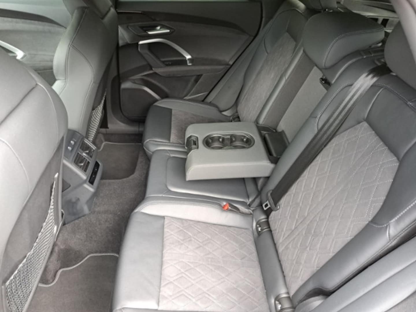 Bild über Audi SQ5 SUV TFSI 270 kW S tronic - für weitere Informationen kontaktieren Sie den Audi Partner