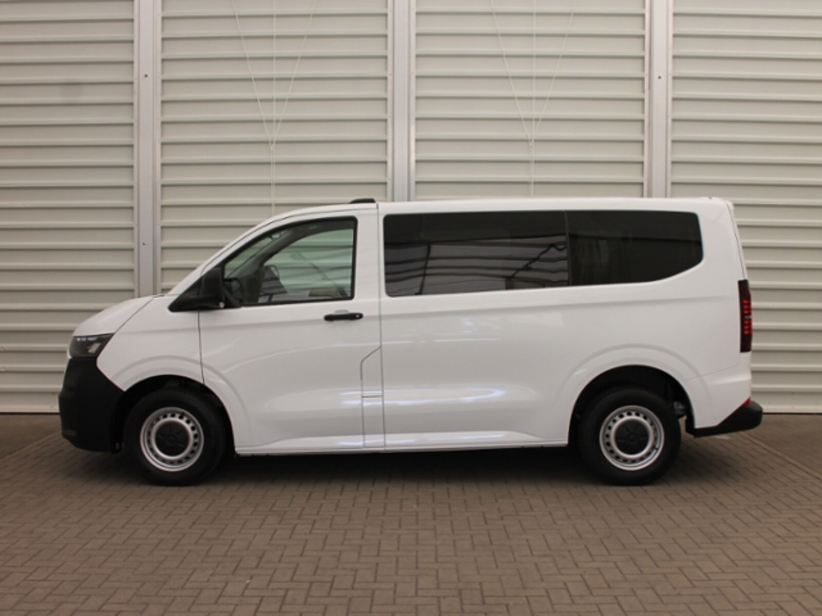 Volkswagen Transporter Kombi kurzer Radstand – Bild 3