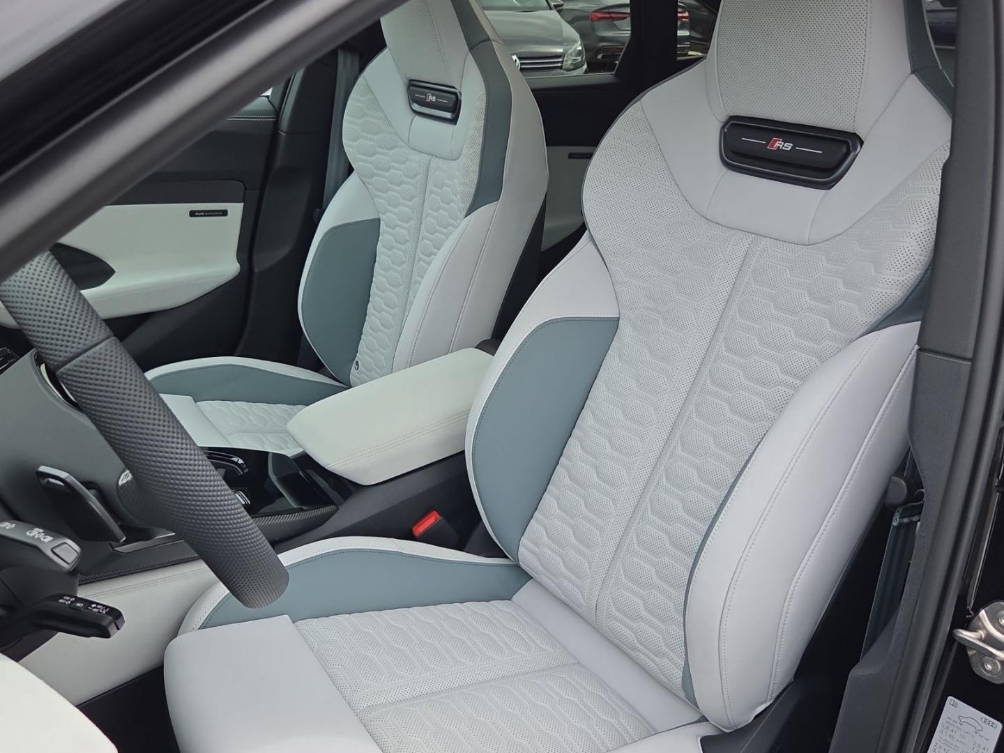Bild über Audi RS 5 Limousine TFSI quattro 470 kW tiptronic - für weitere Informationen kontaktieren Sie den Audi Partner