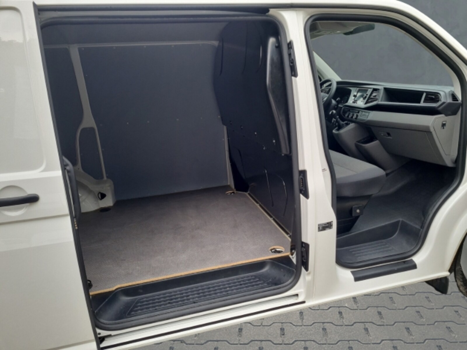 Volkswagen T6.1 Transporter Kasten kurzer Radstand – Bild 6