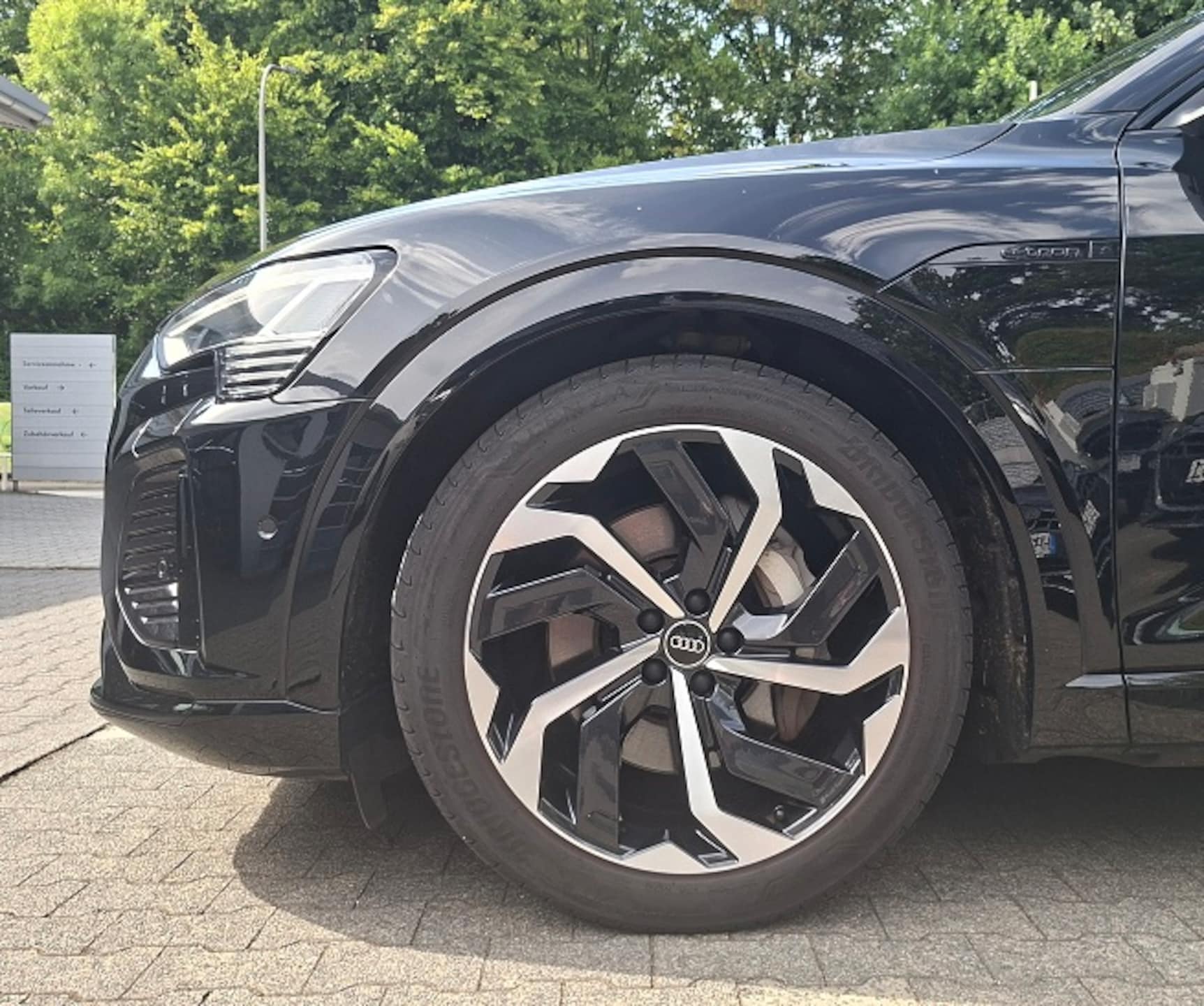 Audi Q8 e-tron S line